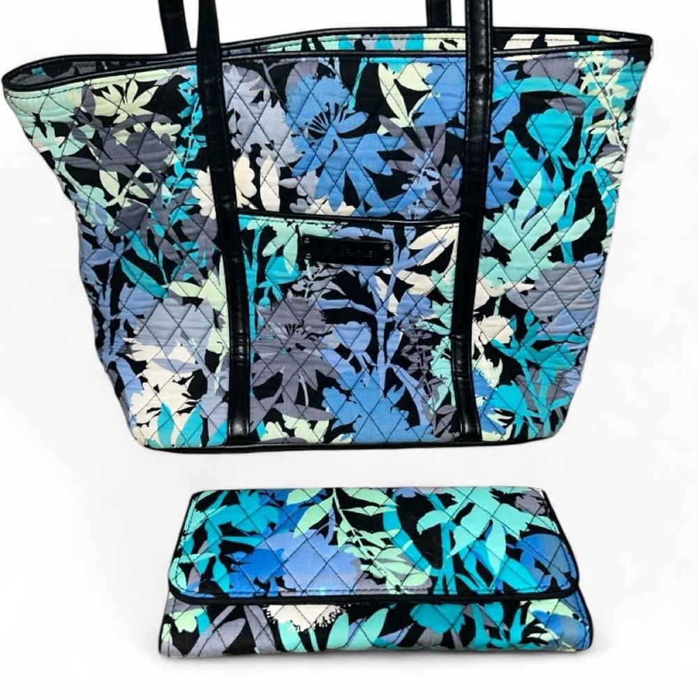 Vera Bradley Cross Town Tote and organizer in the Camofloral pattern